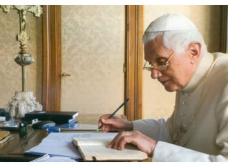 Benedetto XVI torna a fare il teologo. E spiazza